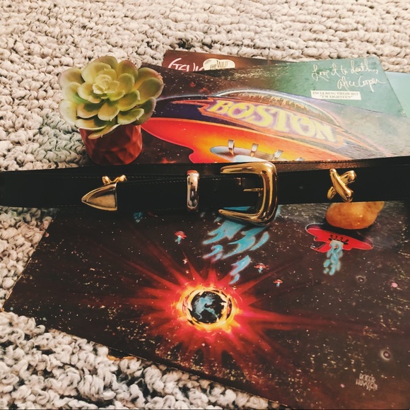 Accessories - Vintage / 80s Black and Gold Belt